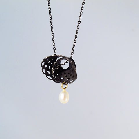 Doily Spiral Necklace with Pearl- small