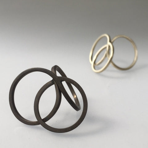 Two Loops Tangent Ring
