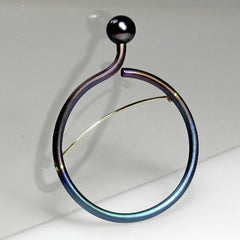 Round & Round Brooch- Single Pearl