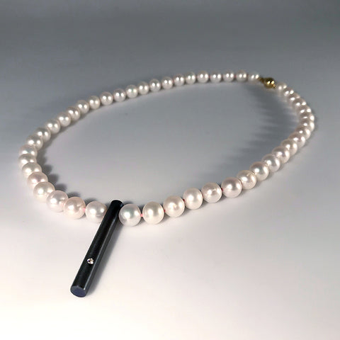 Pearl Necklace with a Twist